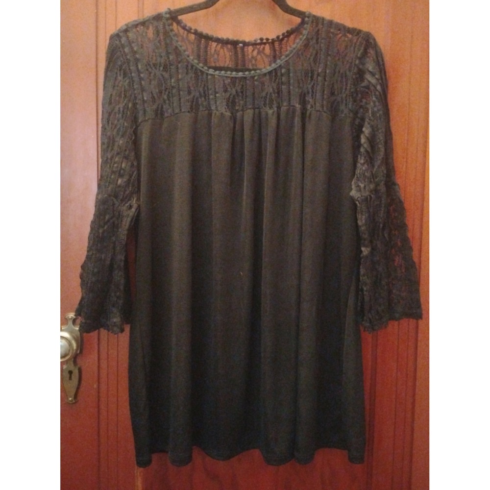 Boutique Black Lace Yoke Bell Sleeve Tunic Top Plus Size 2XL Boho Pom Pom Trim
